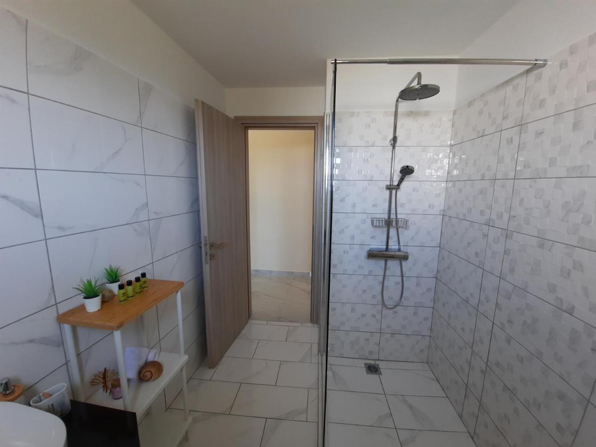 Freesia Grand Sea View Residence Svoronata Extérieur photo
