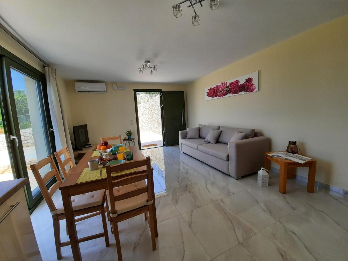 Freesia Grand Sea View Residence Svoronata Extérieur photo
